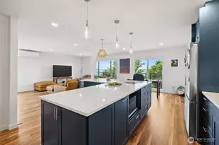 201 S State St, Bellingham, WA 98225 - Photo 8