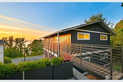 201 S State Street #B, Bellingham, WA 98225 - Photo 2