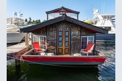 2401 N Northlake Way #L6, Seattle, WA 98103 - Photo 1