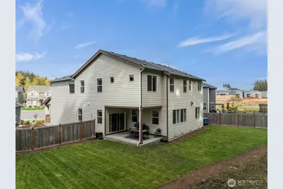 12926 Emerald Ridge Blvd E, Puyallup, WA 98374 - Photo 2