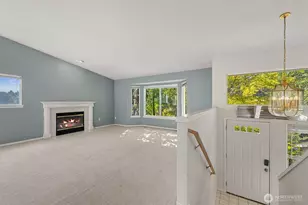 2320 NE 102nd St, Seattle, WA 98125 - Photo 2