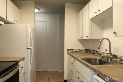 15138 65th Avenue S #107, Tukwila, WA 98188 - Photo 12