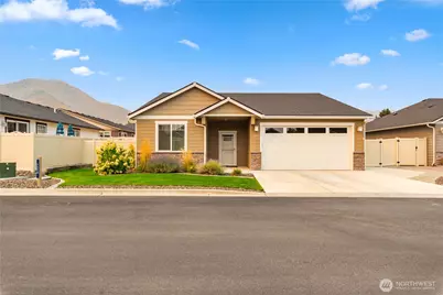 204 Pershing Circle, Wenatchee, WA 98801 - Photo 2