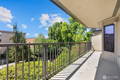 500 W Roy Street #W103, Seattle, WA 98119 - Photo 22