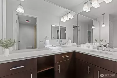 500 W Roy Street #W103, Seattle, WA 98119 - Photo 16