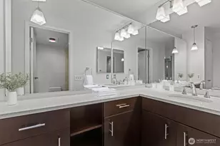 500 W Roy St, Seattle, WA 98119 - Photo 16