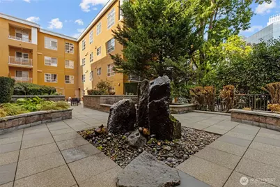 118 107th Avenue NE #B101, Bellevue, WA 98004 - Photo 12