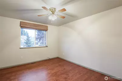 7529 Bridge Place NE, Bremerton, WA 98311 - Photo 12