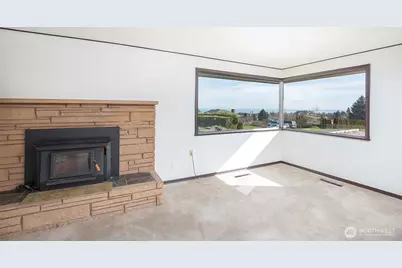 124 Fogarty Avenue, Port Angeles, WA 98362 - Photo 4