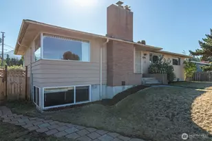 124 Fogarty Ave, Port Angeles, WA 98362 - Photo 8