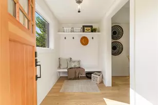 6031 McKinley Pl N, Seattle, WA 98103 - Photo 8