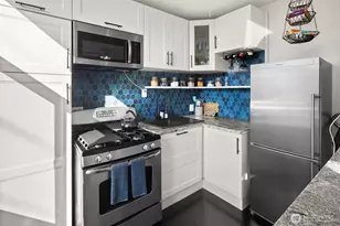 22 John St, Seattle, WA 98109 - Photo 8