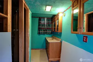 1730 N Narrows Dr, Tacoma, WA 98406 - Photo 24