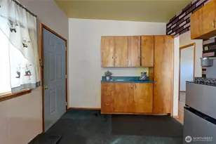 1730 N Narrows Dr, Tacoma, WA 98406 - Photo 12