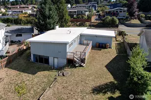 1730 N Narrows Dr, Tacoma, WA 98406 - Photo 2