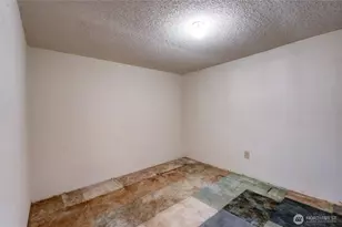 1730 N Narrows Dr, Tacoma, WA 98406 - Photo 26