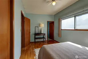 1730 N Narrows Dr, Tacoma, WA 98406 - Photo 16