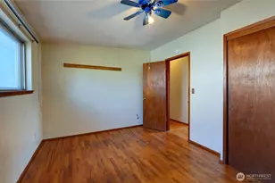 1730 N Narrows Dr, Tacoma, WA 98406 - Photo 18