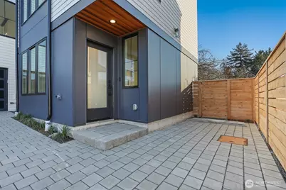 8757 Palatine Avenue N #B, Seattle, WA 98103 - Photo 16