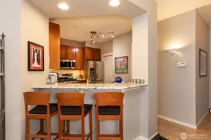 2000 Alaskan Wy, Seattle, WA 98121 - Photo 10