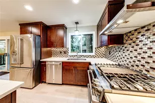 321 216th St SE, Bothell, WA 98021 - Photo 8