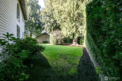 24516 137th Court SE, Kent, WA 98042 - Photo 32