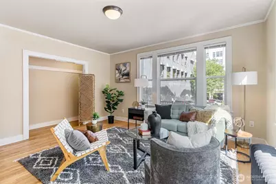 905 NE 43rd Street #111, Seattle, WA 98105 - Photo 2