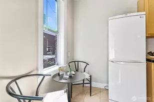 905 NE 43rd St, Seattle, WA 98105 - Photo 10