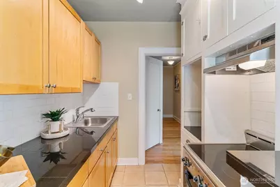905 NE 43rd Street #111, Seattle, WA 98105 - Photo 8