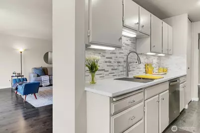 4545 Sand Point Way NE #304, Seattle, WA 98105 - Photo 6