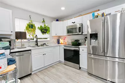 807 S 74th Street, Tacoma, WA 98408 - Photo 8