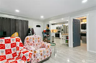 807 S 74th St, Tacoma, WA 98408 - Photo 6