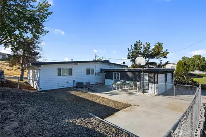 128 W Nelson Road, Moses Lake, WA 98837 - Photo 4