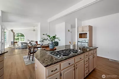 2176 Aurora Court, Oak Harbor, WA 98277 - Photo 8