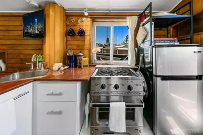 2450 Westlake Avenue N #A6, Seattle, WA 98109 - Photo 10