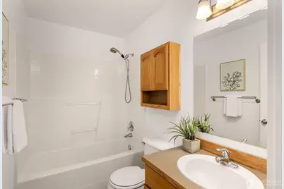 12018 31st Avenue NE, Seattle, WA 98125 - Photo 16