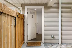 12018 31st Ave NE, Seattle, WA 98125 - Photo 2