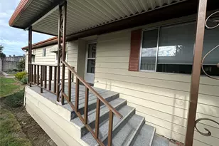 1402 22nd Street NE, Auburn, WA 98002 - Photo 2