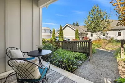 22773 SE 14th Court #10, Sammamish, WA 98075 - Photo 4