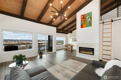 525 Broadway #404, Tacoma, WA 98402 - Photo 2