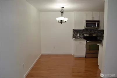 10501 8th Avenue NE #115, Seattle, WA 98125 - Photo 4