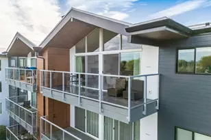 2502 Canterbury Ln E, Seattle, WA 98112 - Photo 2