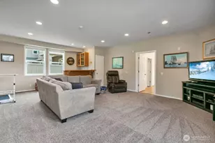 20204 Island Pkwy E, Lake Tapps, WA 98391 - Photo 12