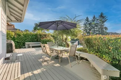 20204 Island Parkway E, Lake Tapps, WA 98391 - Photo 28