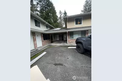5701 200th Street SW #4, Lynnwood, WA 98036 - Photo 2