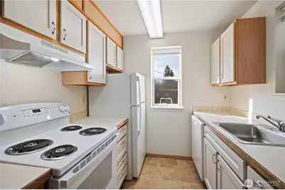 6042 Fauntleroy Way SW, Seattle, WA 98136 - Photo 10