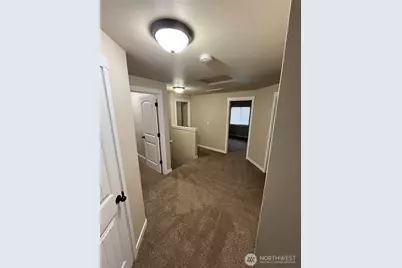 20511 12th Avenue Ct E, Spanaway, WA 98387 - Photo 32