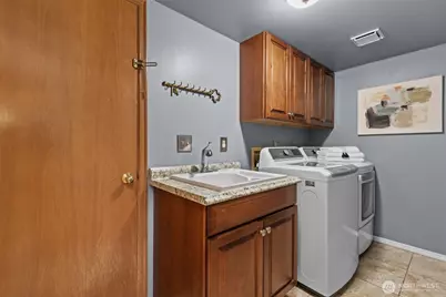 26008 SE 30th Street, Sammamish, WA 98075 - Photo 18