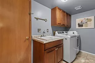 26008 SE 30th St, Sammamish, WA 98075 - Photo 18