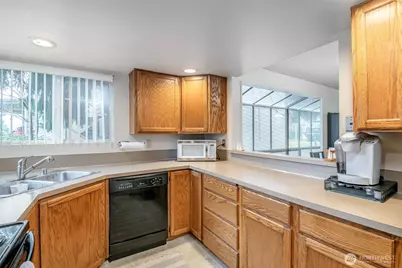 15141 Sunwood Boulevard #EE11, Tukwila, WA 98188 - Photo 6